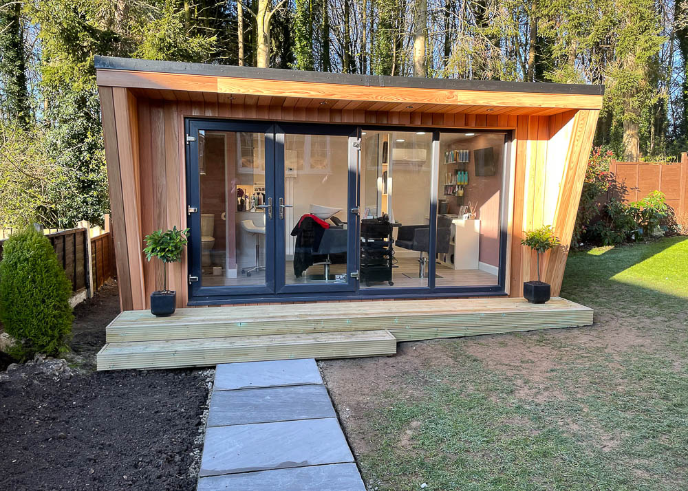 Example of a garden office by Hargreaves Garden Spaces